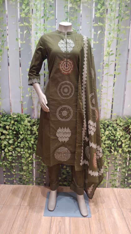 Olive Aura Ethnic Print Kurti Set